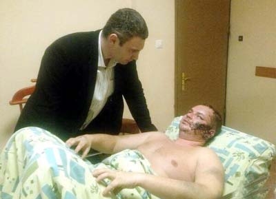 Opposition politician Vitali Klitschko visited Dmytro Bulatov in hospital.