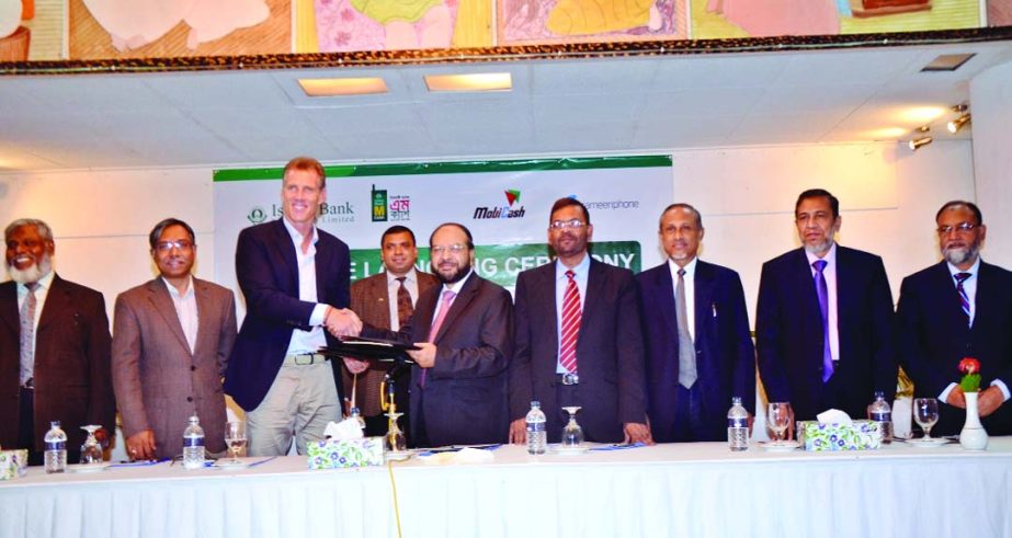 Islami Bank Bangladesh Limited mobile baking service 'mCash' is now available in mobicash service of Grameen Phone throughout the country. Mohammad Abdul Mannan, Managing Director of Islami Bank and Allen Bonke, Acting CEO of Grameen Phone signed a serv